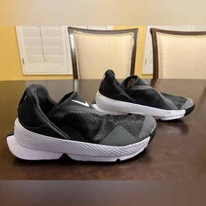 New Nike Go FlyEase Black White Sneaker Shoes Size US 11 W / 9.5 M